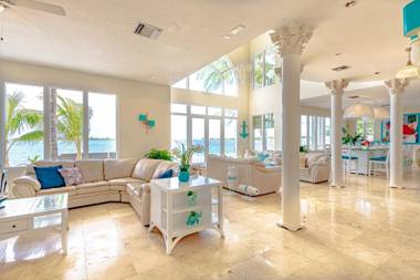 Seaview Oceanfront Villa Private pool