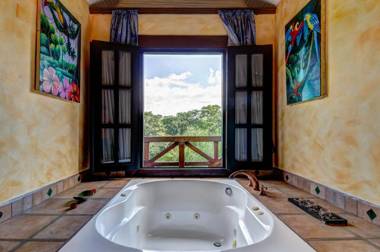 Toucan Suite @ Mahogany Hall