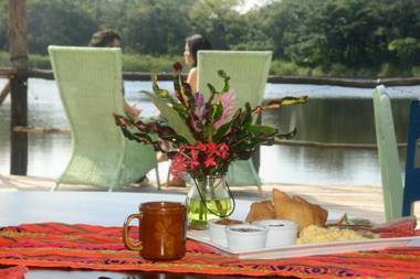 Lamanai Hotel & Marina