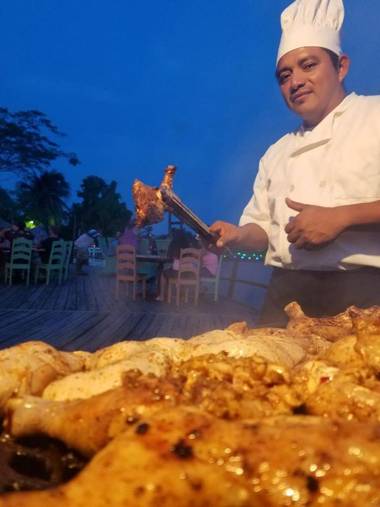 Lamanai Hotel & Marina