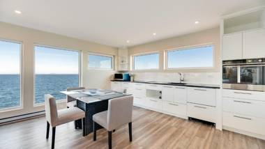 Orca View Suite 10 Mile Point