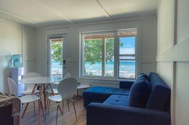 TheLongBeachResort - Beachfront Cottages & Townhouse Suites