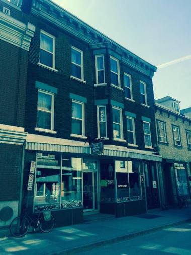 EKONO HOSTEL LA BELLE PLANETE BACKPACKERS Downtown Quebec City