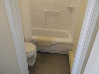 Admiral Digby Inn Restaurant and Cottages