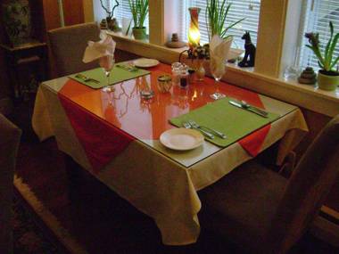 Lakelawn B&B and Motel