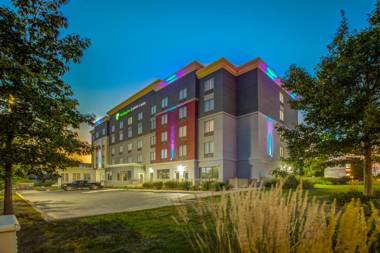 Holiday Inn Express Hotel & Suites - Woodstock an IHG Hotel
