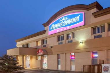 Howard Johnson by Wyndham Winnipeg West