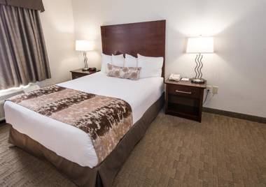 Best Western Plus Pembina Inn & Suites