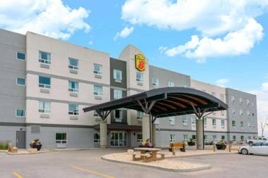 Super 8 by Wyndham Winnipeg East MB