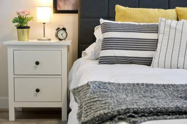 Gorgeous Modern 2BD Condo Heart of Wpg Coffee Location