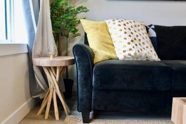 Gorgeous Modern 2BD Condo Heart of Wpg Coffee Location