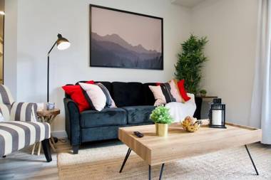 Premium Modern Condo Top Location 2Bed