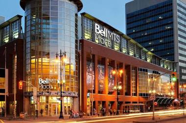 New Listing Luxurious Downtown Loft Heated Parking Rooftop Patio BBQ Gym Coffee