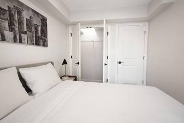 Gorgeous 2-bedrooms duplex upper unit