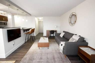 21st Floor Two bedroom downtown unit FREE parking