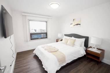 21st Floor Two bedroom downtown unit FREE parking