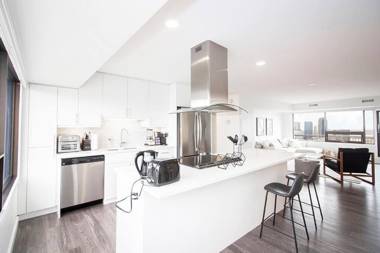 Spectacular 2bedroom and 2bath Penthouse with parking