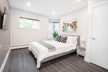 Unique 3BR & 2bath quadplex Free parking& laundry
