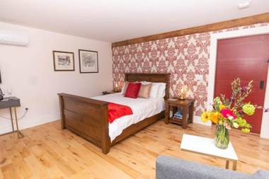 The Red Room @ Salisbury Barn