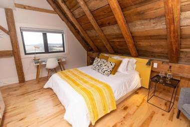 The Yellow Room @ Salisbury Barn