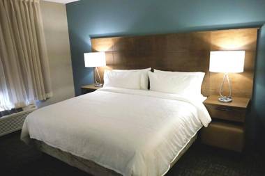 Staybridge Suites - Waterloo - St. Jacobs Area