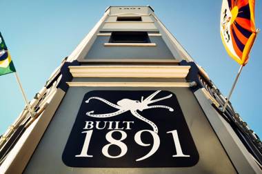 Ocean Island Inn | Backpackers | Suites