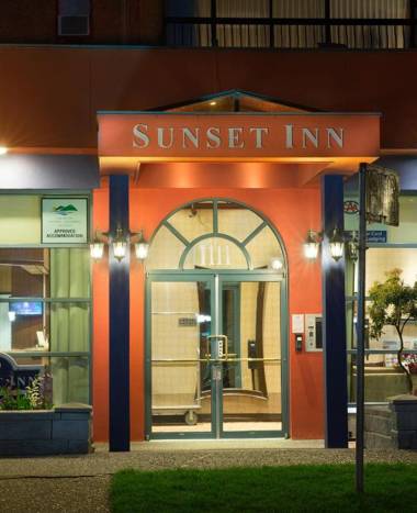Sunset Inn and Suites