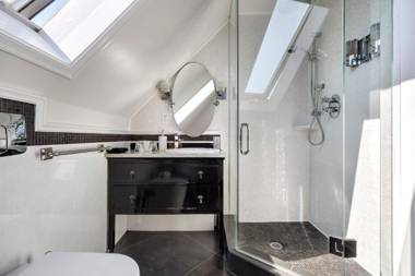 The Ivy on Parker Guest House