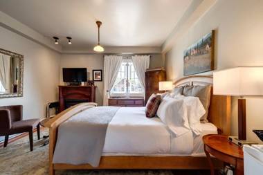 The Ivy on Parker Guest House