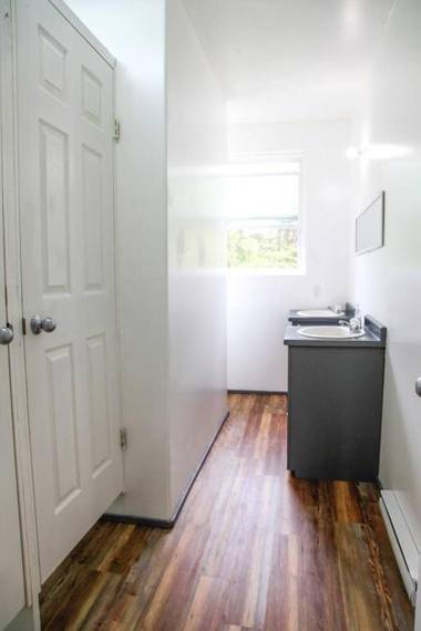 C&N Backpackers - Ucluelet