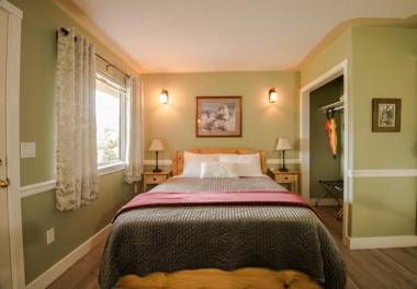 Wild Pacific Guest Suites
