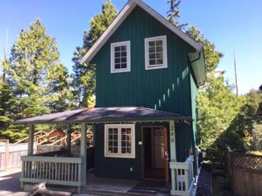 Hearth and Cove Cabin with Water Access and Hot Tub