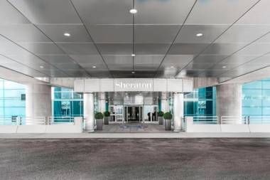 Sheraton Gateway Hotel in Toronto International Airport