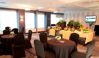 Courtyard by Marriott Toronto Downtown