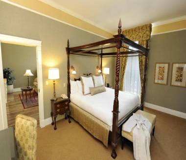 Old Mill Toronto Hotel