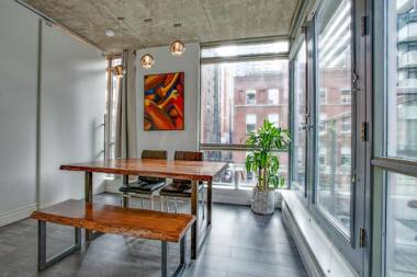 Spacious and Quiet Corner Apartment Downtown Toronto