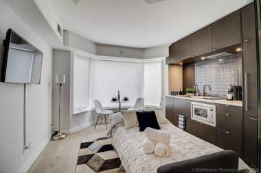 LUX Junior Suite at Yorkville ☆☆☆☆☆