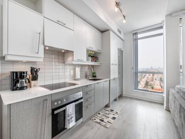 Executive 1 Br in Toronto's Entertainment District