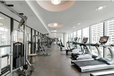 Instant Suites- Luxurious 1BR in Heart of Downtown with Balcony