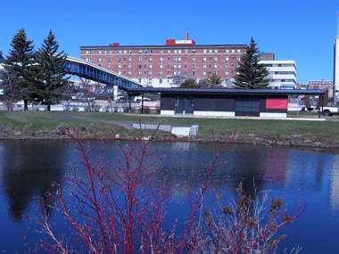 Prince Arthur Waterfront Hotel & Suites