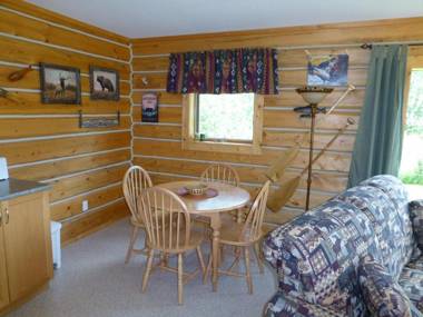 Mica Mountain Lodge & Log Cabins