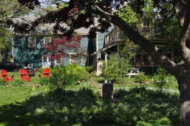 Holman's Heritage Suites