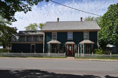 Holman's Heritage Suites