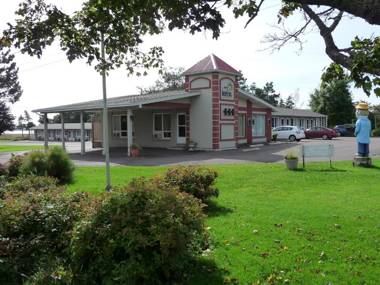 Clark's Sunny Isle Motel