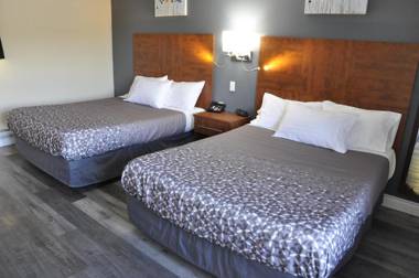 Moonlight Inn and Suites Sudbury