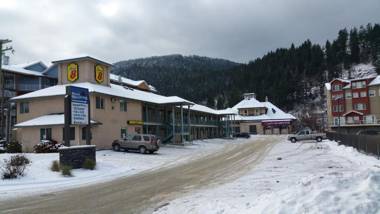 Super 8 by Wyndham Sicamous