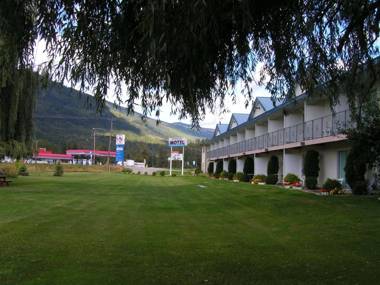 Monashee Motel
