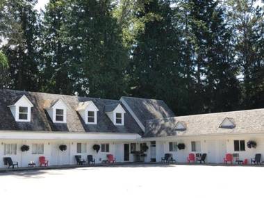 Pines Motel