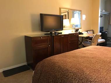 Cardinal Court Motel