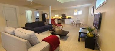 2 bdrm kitchen laundry weeklymonthly discount